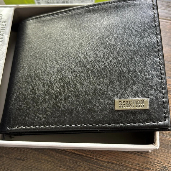Reaction Kenneth Cole Genuine Leather black wallet/card/bill/ID holder, slim fit - Picture 2 of 8